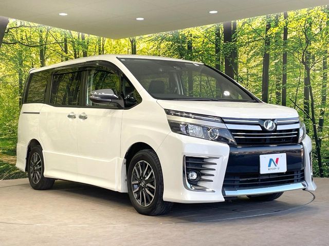 TOYOTA VOXY 2017