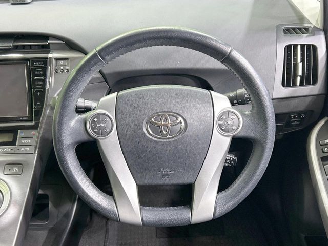 TOYOTA PRIUS 2013