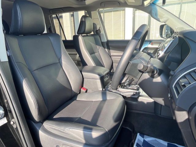 TOYOTA LANDCRUISER PRADO 2023