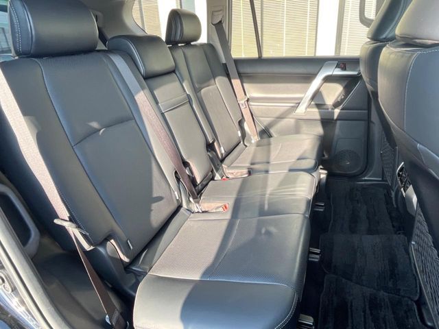 TOYOTA LANDCRUISER PRADO 2023