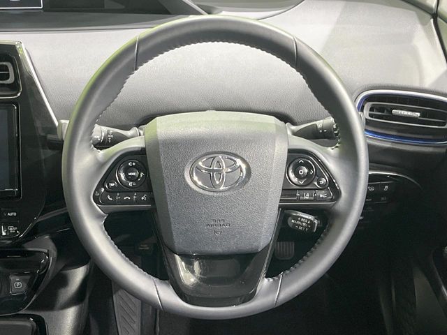 TOYOTA PRIUS 2021
