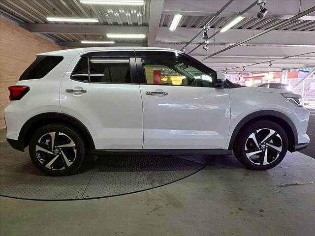 TOYOTA RAIZE HYBRID 2022