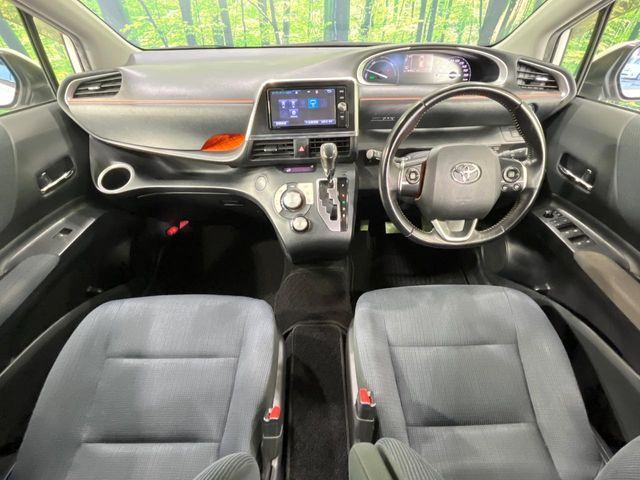 TOYOTA SIENTA HYBRID 2017