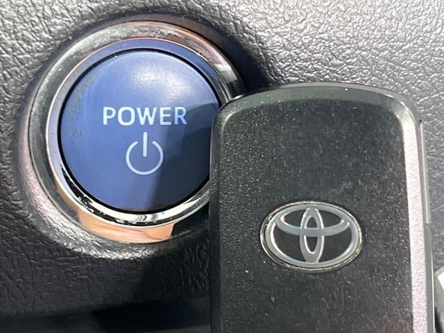 TOYOTA SIENTA HYBRID 2017