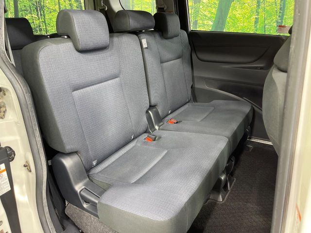 TOYOTA SIENTA HYBRID 2017