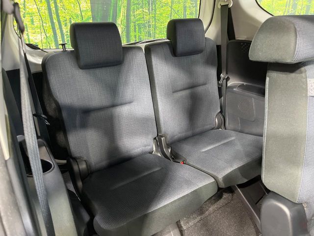 TOYOTA SIENTA HYBRID 2017