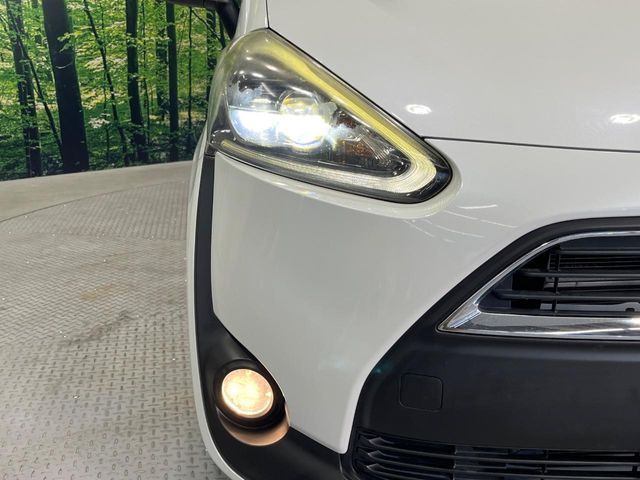 TOYOTA SIENTA HYBRID 2017