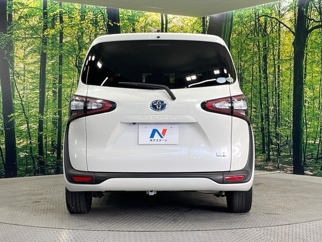 TOYOTA SIENTA HYBRID 2017