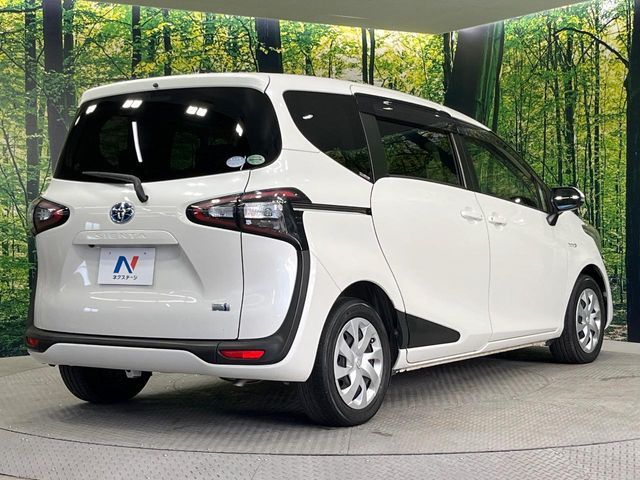 TOYOTA SIENTA HYBRID 2017