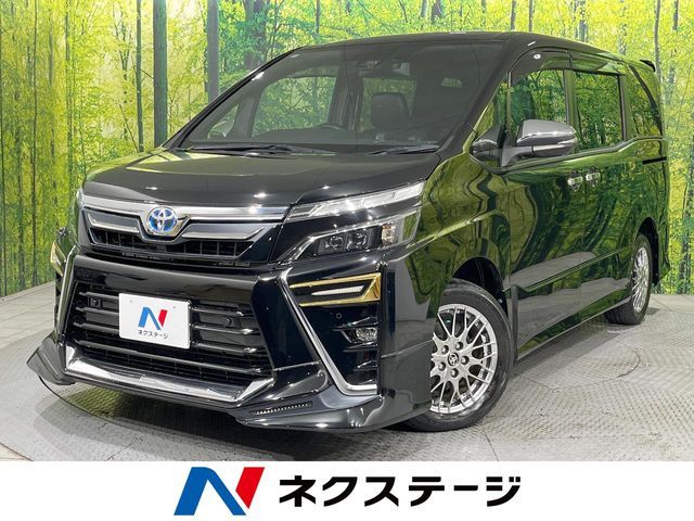 TOYOTA VOXY HYBRID 2021