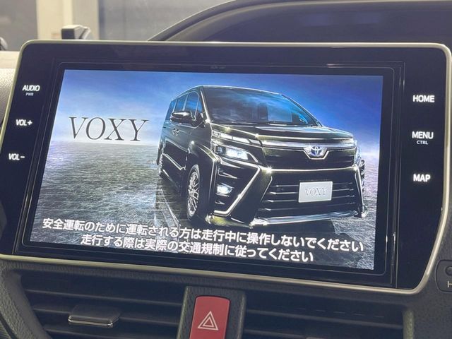 TOYOTA VOXY HYBRID 2021