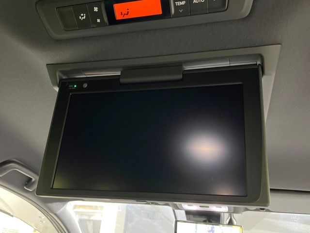 TOYOTA VOXY HYBRID 2021