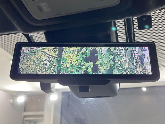 TOYOTA VOXY HYBRID 2021