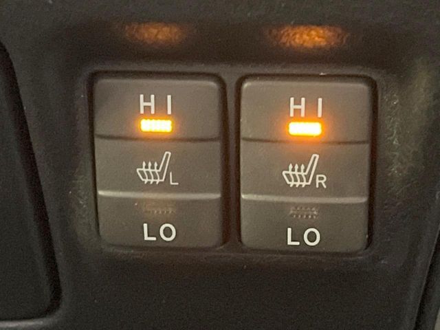 TOYOTA VOXY HYBRID 2021