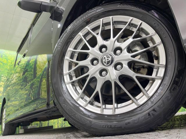 TOYOTA VOXY HYBRID 2021