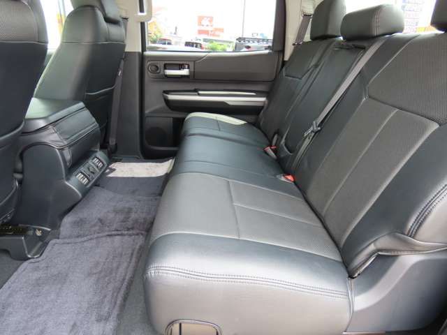 TOYOTA TANDORA 2WD 2014