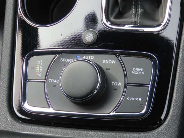 JEEP JEEP GRAND CHEROKEE 2019