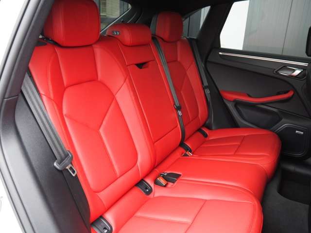 PORSCHE PORSCHE Macan 2021