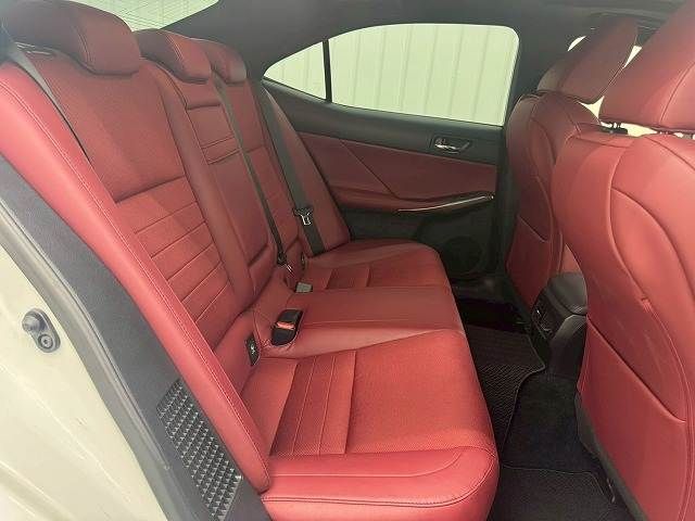 TOYOTA LEXUS IS300h 2014