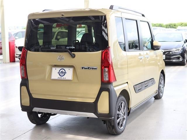 DAIHATSU TANTO FAN CROSS 2025