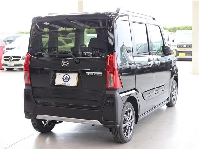 DAIHATSU TANTO FAN CROSS 2025