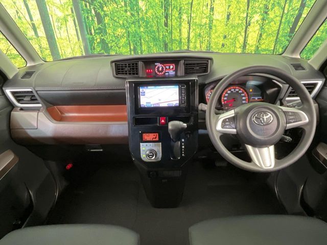 TOYOTA ROOMY 2017