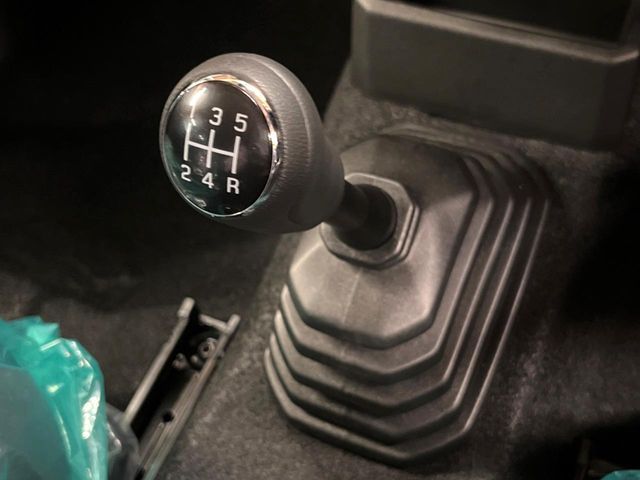 SUZUKI JIMNY NOMADE 2025