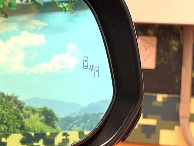 TOYOTA VOXY HYBRID 2022