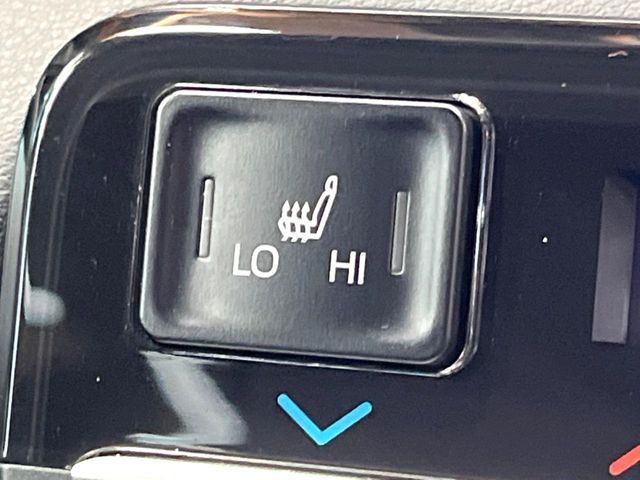 TOYOTA VOXY HYBRID 2022