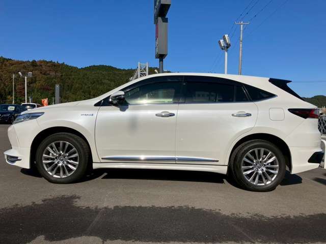 TOYOTA HARRIER HYBRID 2019