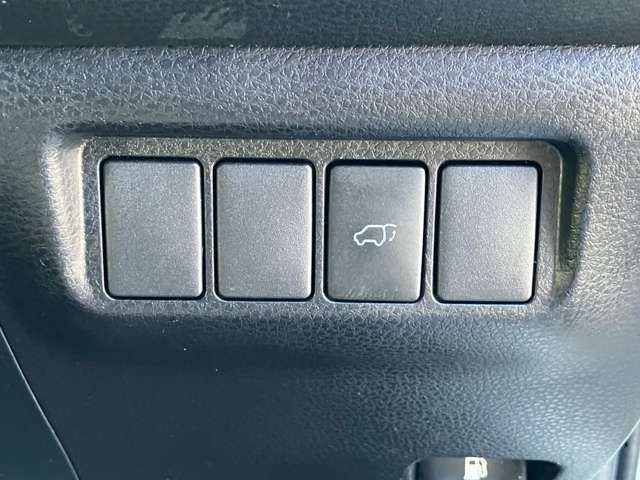 TOYOTA HARRIER HYBRID 2019