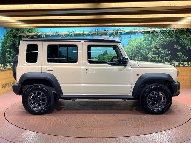 SUZUKI JIMNY NOMADE 2025