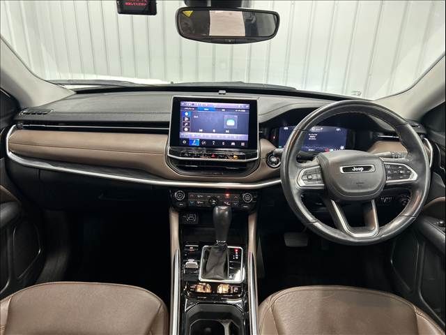 JEEP JEEP COMMANDER 2023