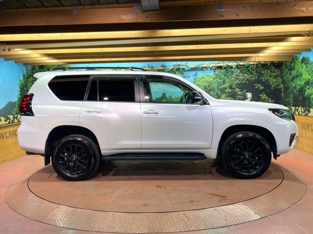 TOYOTA LANDCRUISER PRADO 2023