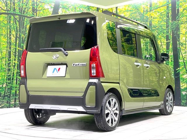 DAIHATSU TANTO FAN CROSS 2023