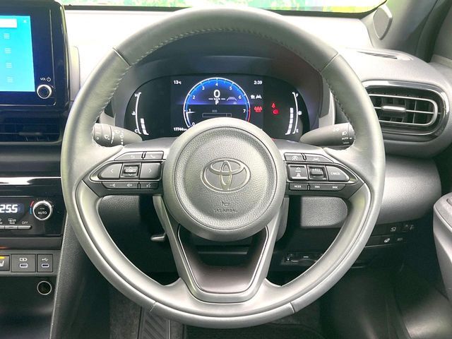 TOYOTA YARIS CROSS 2025
