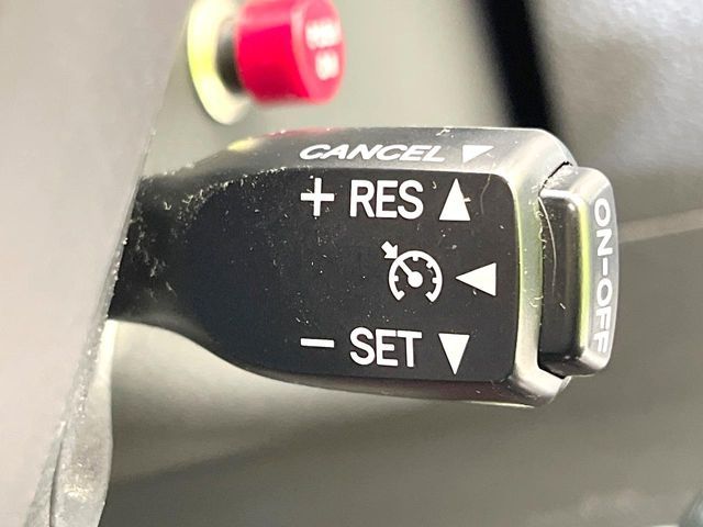 TOYOTA VELLFIRE 2013