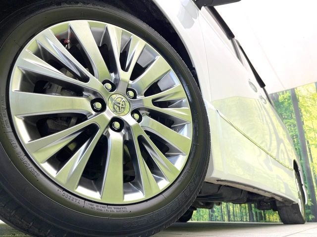 TOYOTA VELLFIRE 2013