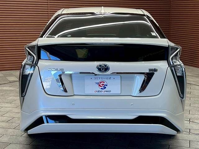 TOYOTA PRIUS 2017
