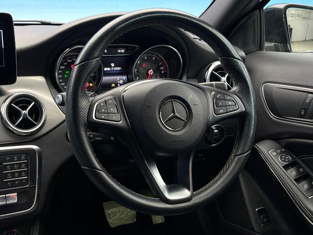 MERCEDES BENZ MERCEDES BENZ GLA class 2017