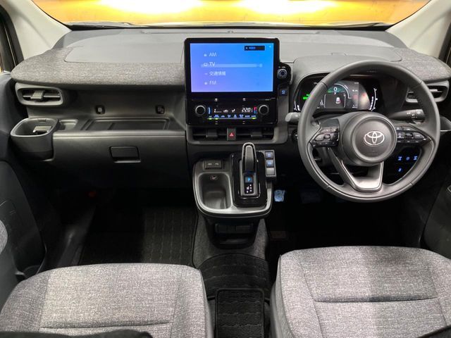 TOYOTA SIENTA HYBRID 2025