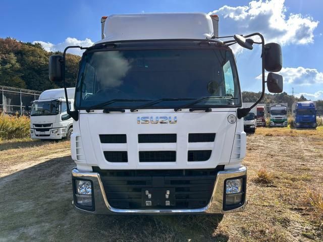 ISUZU GIGA 2013