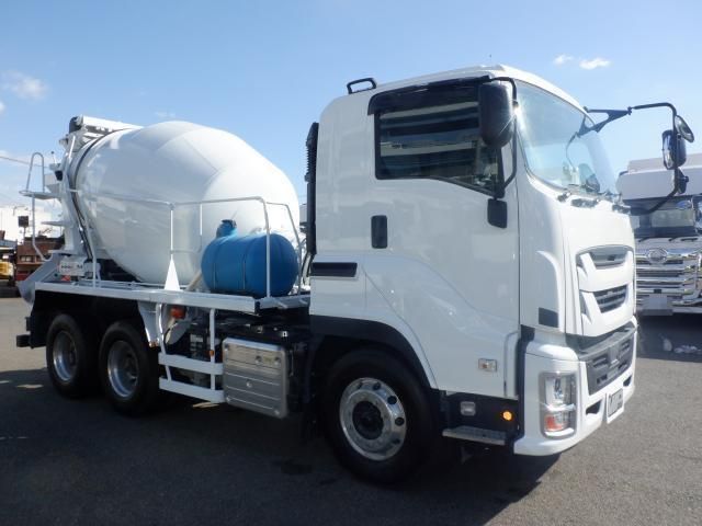 ISUZU GIGA 2023