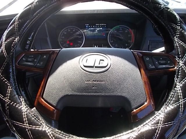 NISSAN DIESEL Quon 2021