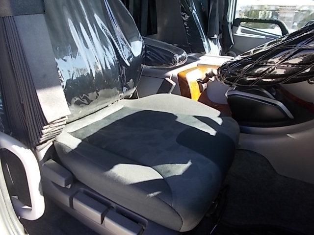 NISSAN DIESEL Quon 2021