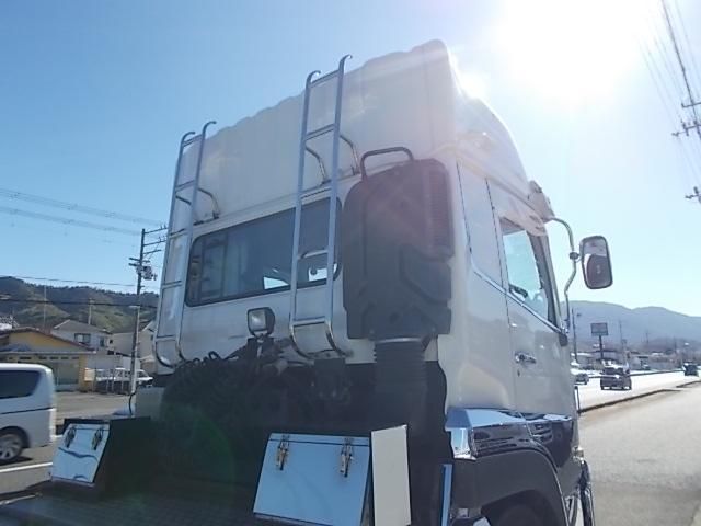 NISSAN DIESEL Quon 2021