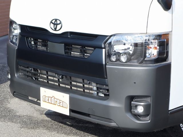 TOYOTA HIACE van 4WD 2023