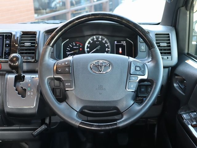 TOYOTA HIACE van 4WD 2023