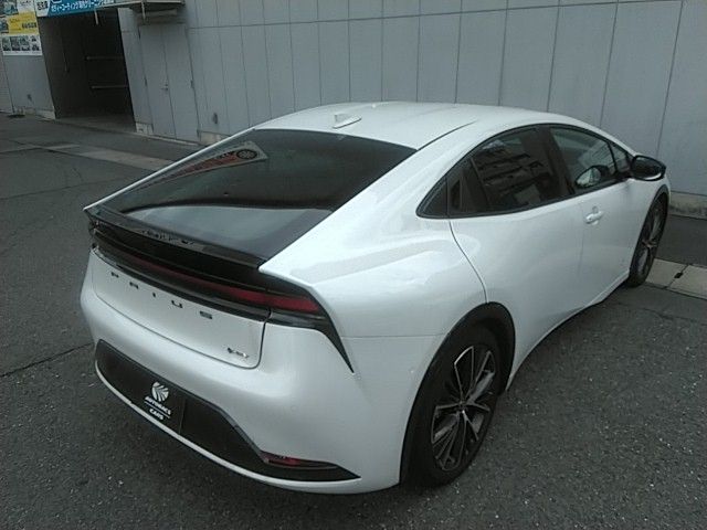 TOYOTA PRIUS 2025