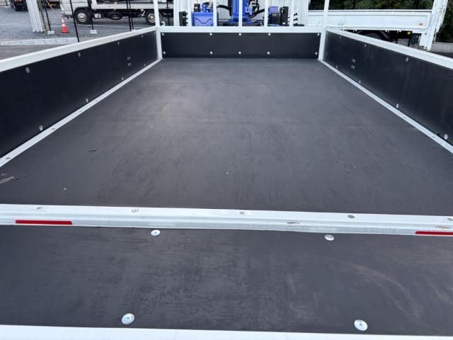 MITSUBISHI CANTER 2025